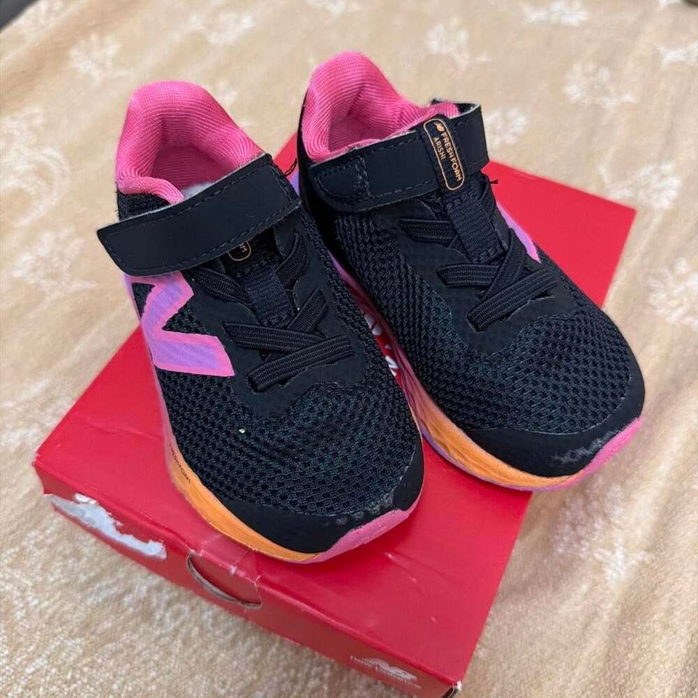New Balance Fresh Foam Arishi v4 USKIDS 5 Black Purple Sneakers